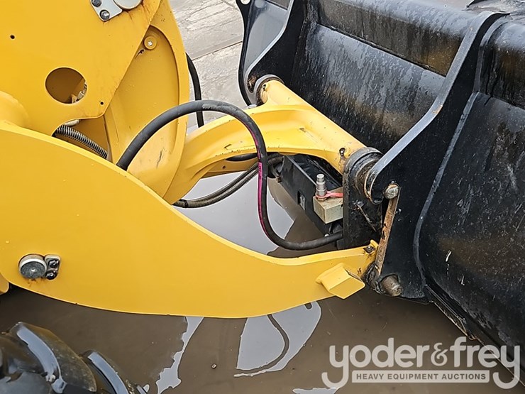 2023-caterpillar-908-image-12