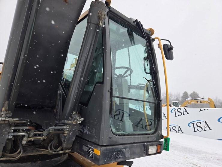 2010-volvo-ew180c-image-57