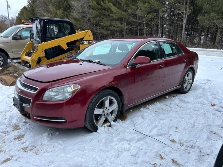 2011-chevrolet-malibu-sedan-image-1