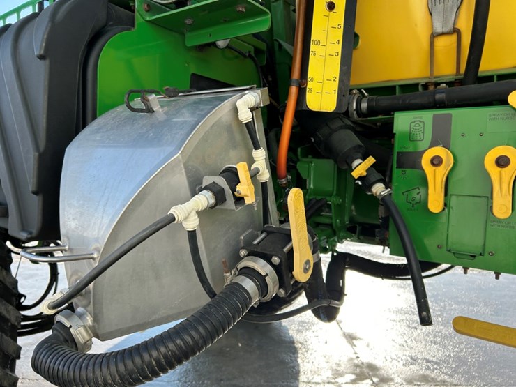 2015-john-deere-r4030-image-87