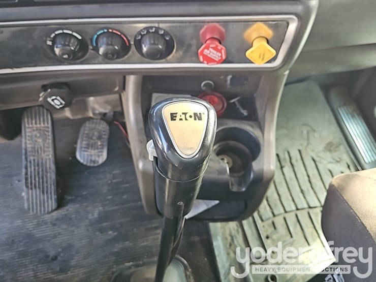 2009-kenworth-t800-image-39