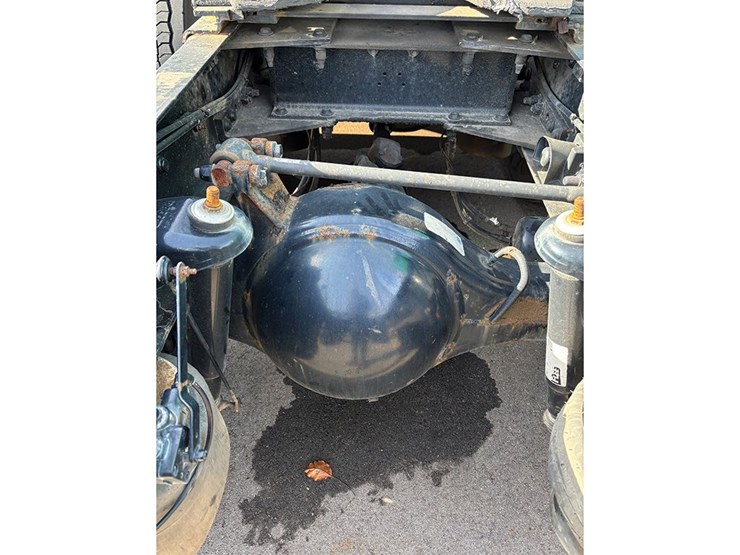 2019-peterbilt-579-image-4