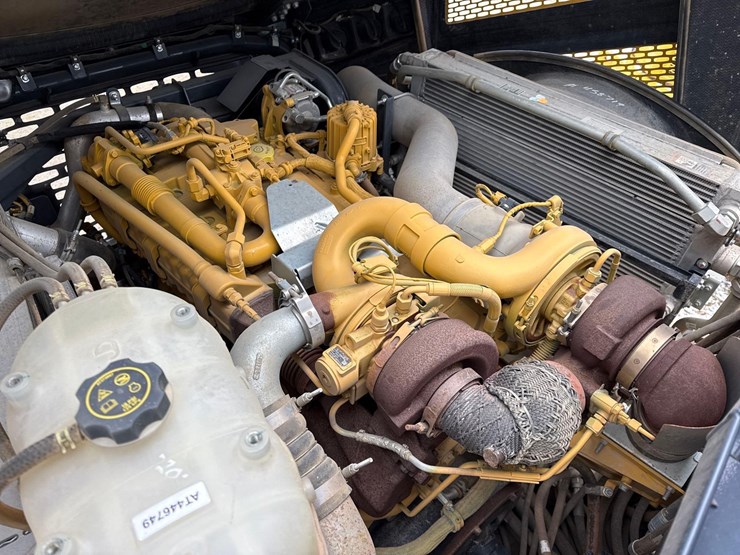 2023-deere-260e-image-14