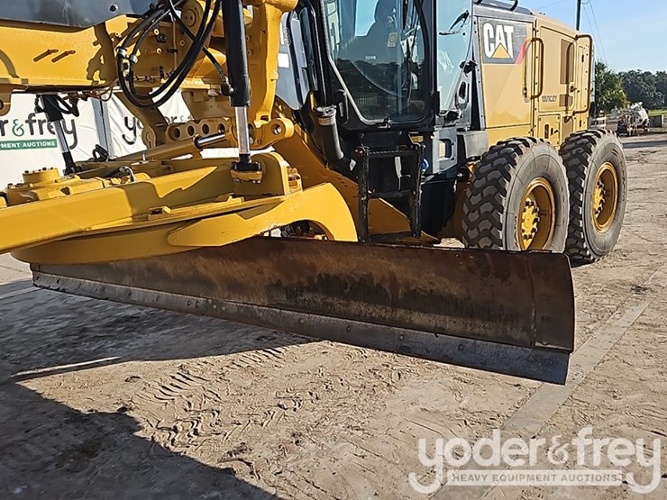 2018-caterpillar-12m3-image-19