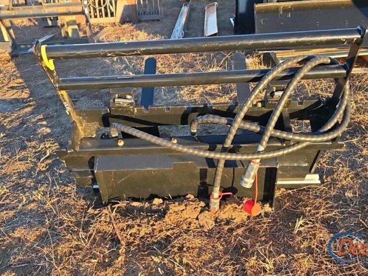 mini-skid-steer-sideshift-forks-image-2