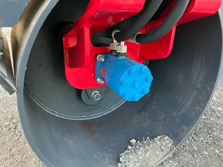 #1253-•-unused-future-ft1000-ride-on-road-roller-image-16