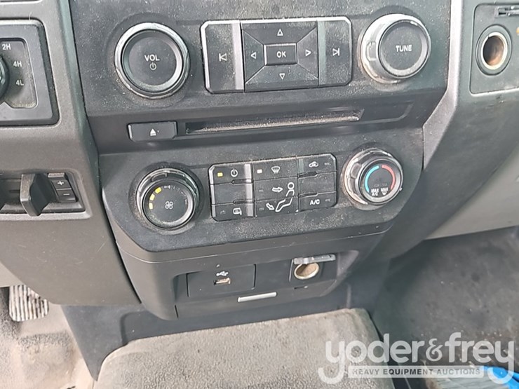 2017-ford-f550-image-24