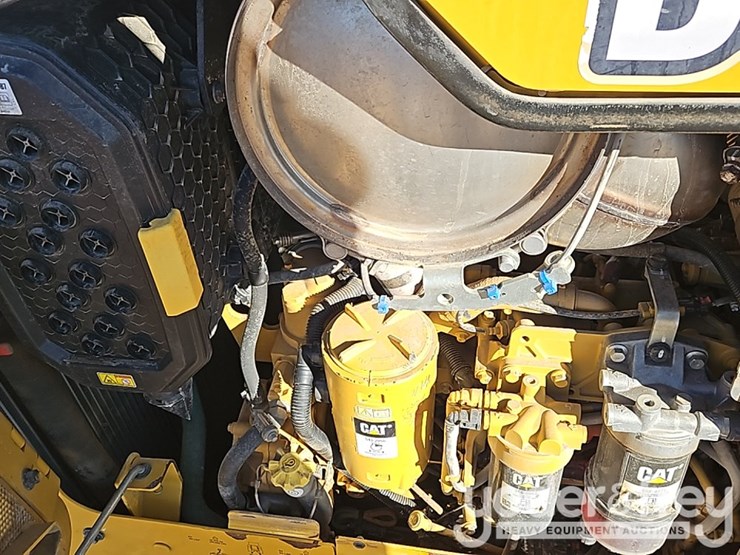 2023-caterpillar-d4-image-26