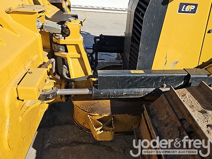 2023-caterpillar-d4-image-17