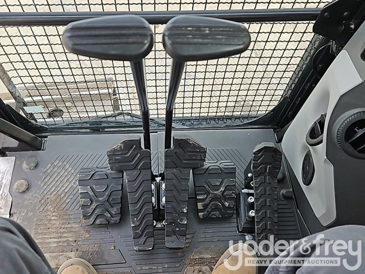 2023-caterpillar-336-image-38