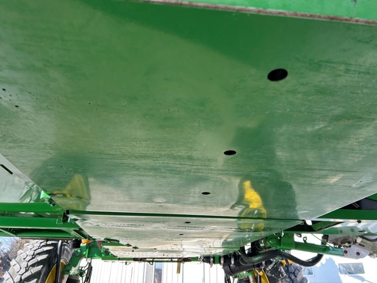2015-john-deere-r4030-image-102