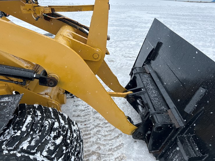 caterpillar-903d-image-12