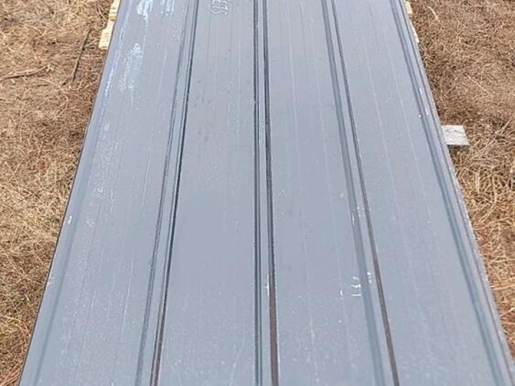 (60)-pieces-of-metal-siding-in-2-bundles-image-2