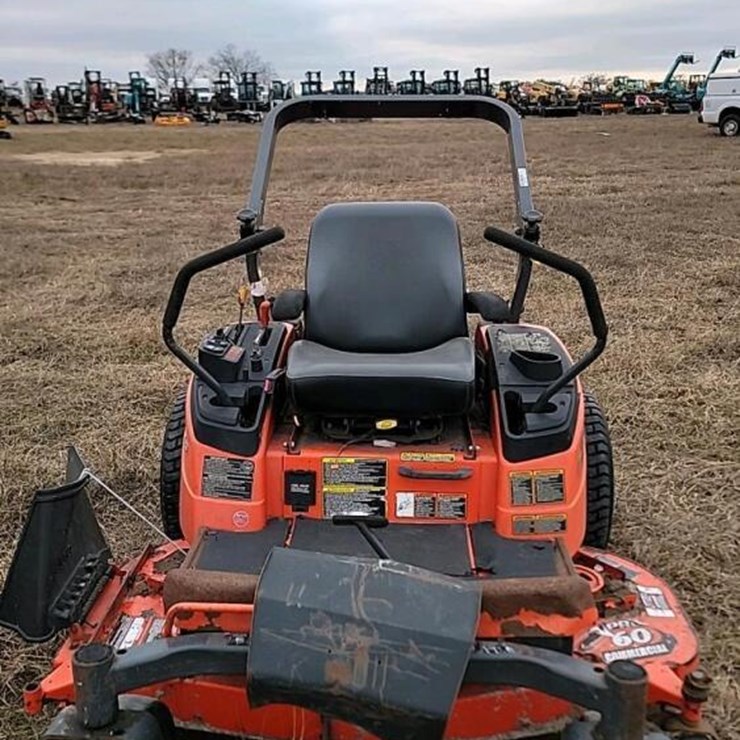 KUBOTA ZD326P