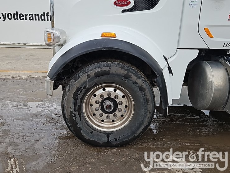 2021-peterbilt-567-image-13