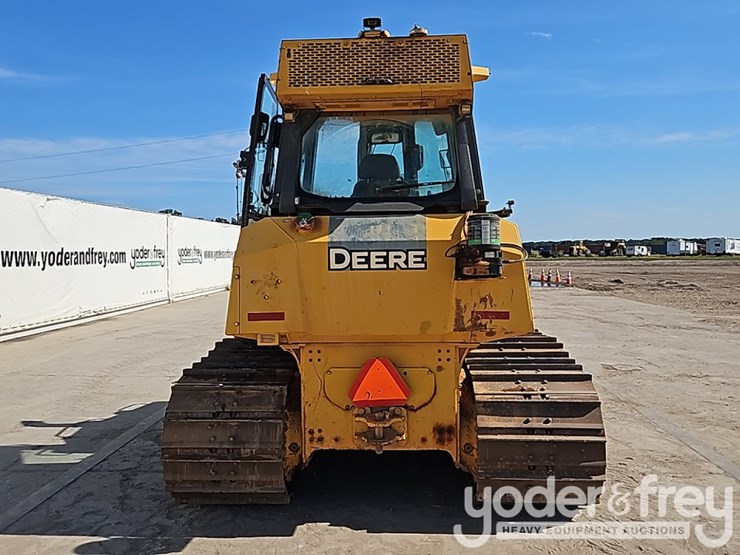 2017-deere-700k-lgp-image-25