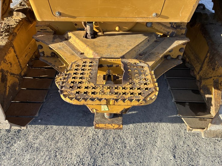 2016-caterpillar-d6n-lgp-image-28