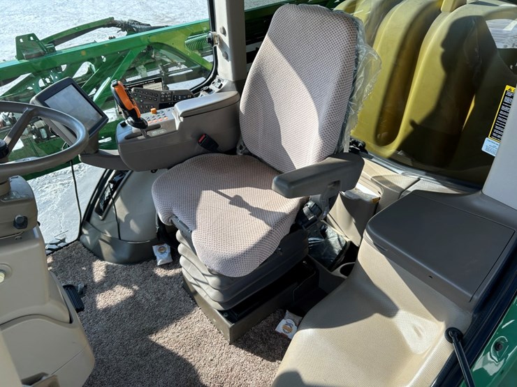 2015-john-deere-r4030-image-45