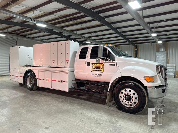 2015-ford-f750-image-2