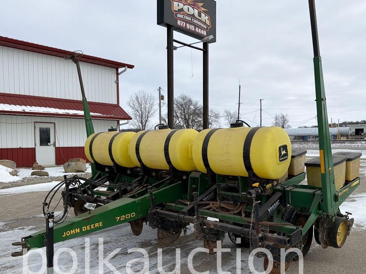 john-deere-7200-image-1