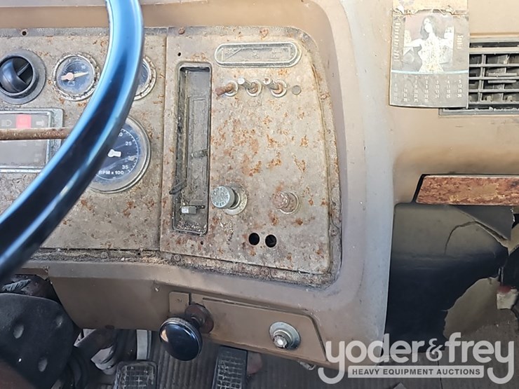 1988-ford-l8000-image-33