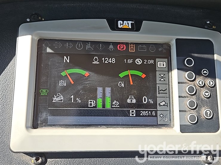 2022-caterpillar-d4-lgp-image-33