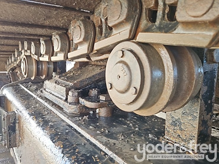 2019-caterpillar-352fl-image-14