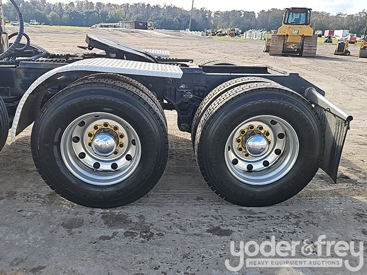 2009-kenworth-t800-image-17