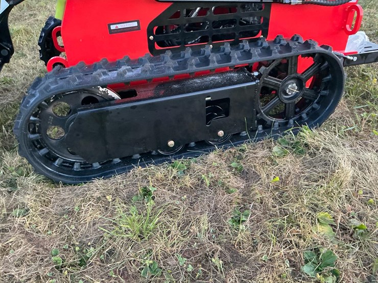 #1005-•-unused-future-ft380r-skid-steer-loader-image-6