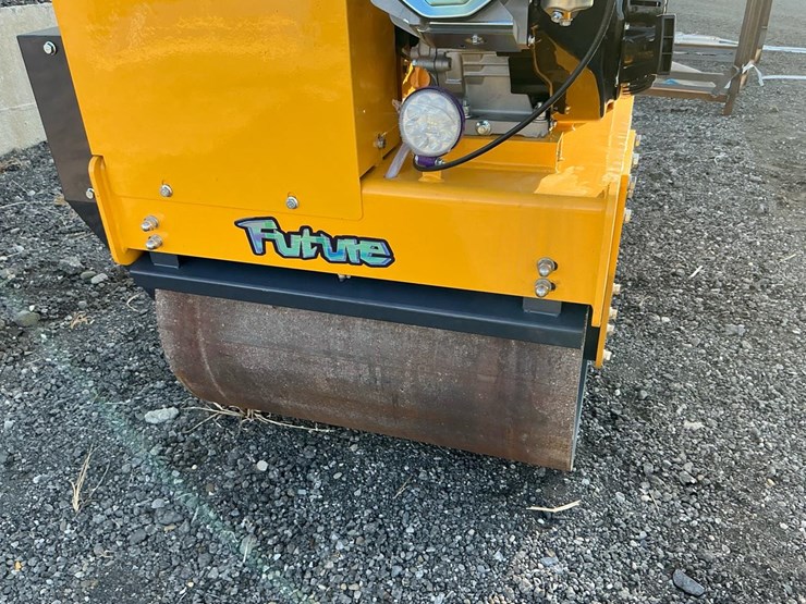 #1252-•-unused-future-ft850-ride-on-road-roller-image-9