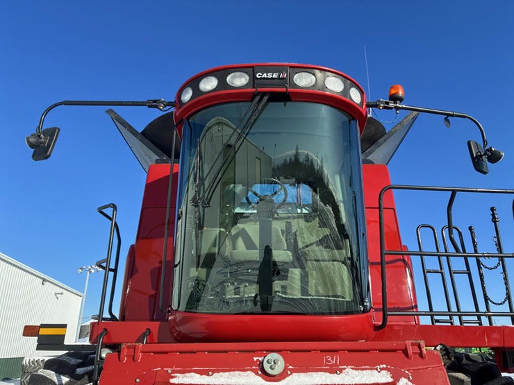 2010-case-ih-6088-image-13