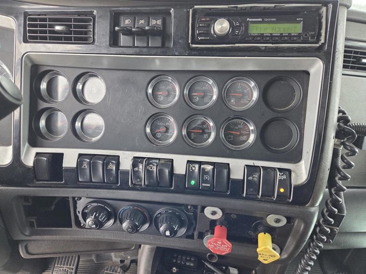 2003-kenworth-t800-image-68