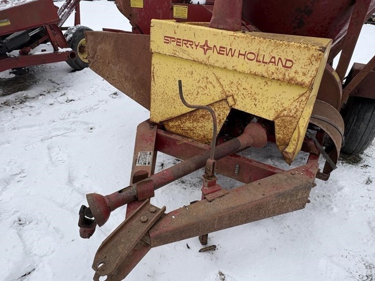 new-holland-353-image-8