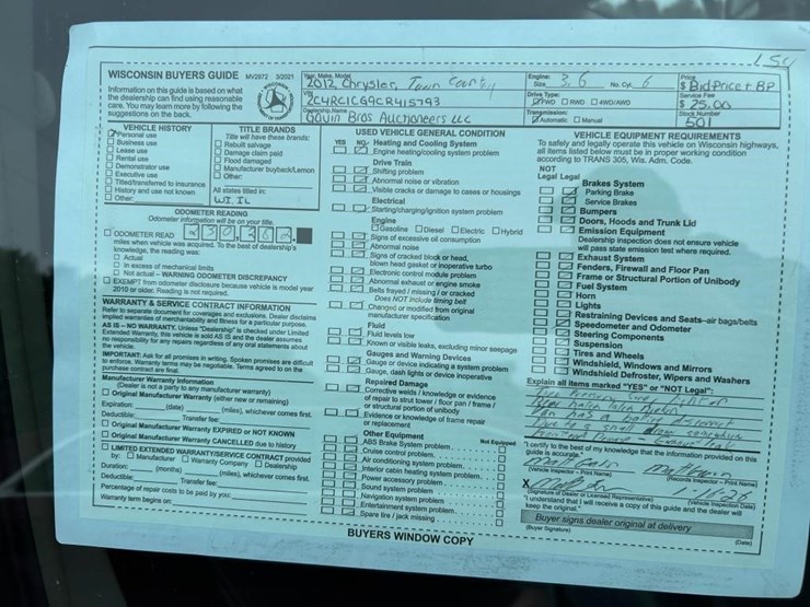 2012-chrysler-town-&-country-image-15