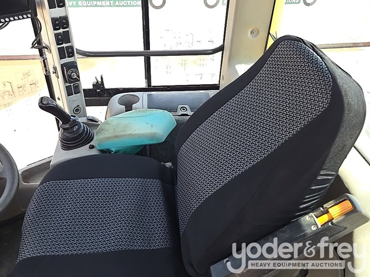 2014-volvo-l60g-image-37