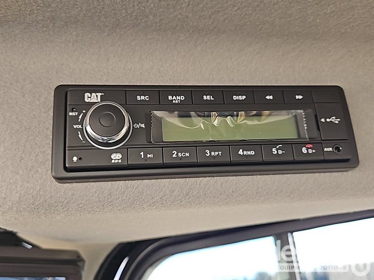 2024-caterpillar-910-image-28