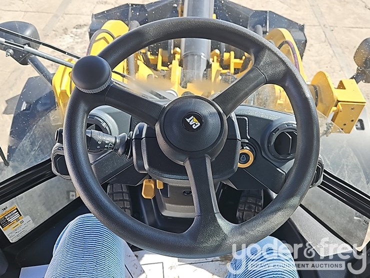 2026-caterpillar-930-image-39