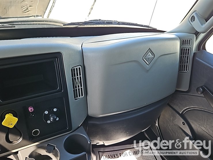 2016-international-durastar-4300-image-31