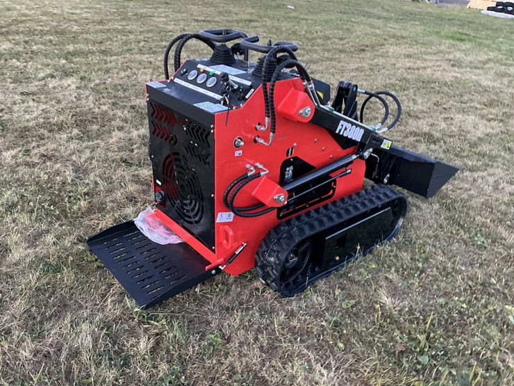 #1011-•-unused,-future,-skid-steer-loader-ft380r-image-5
