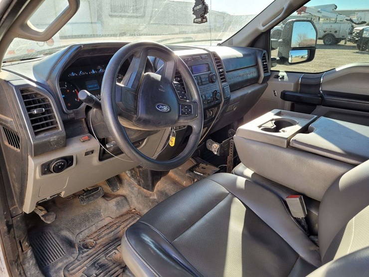 2018-ford-f350-image-12