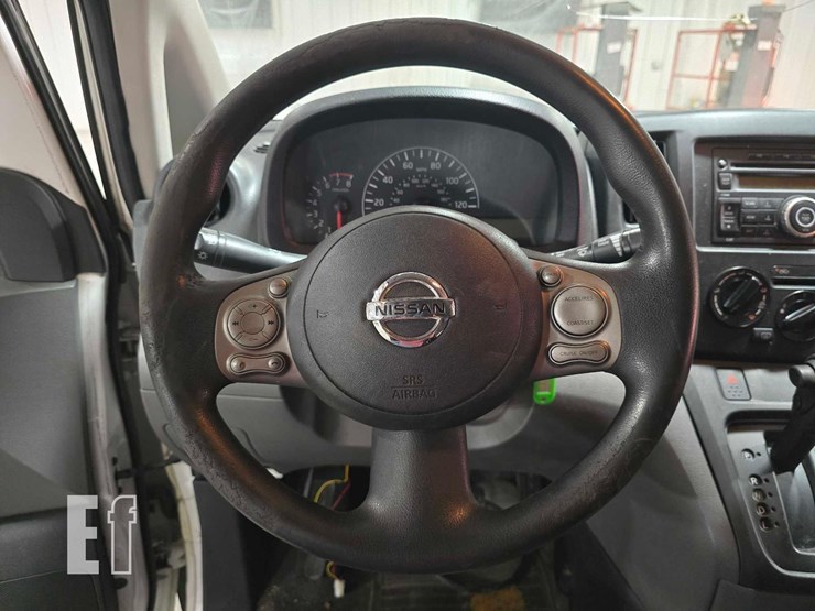 2014-nissan-nv200-image-10