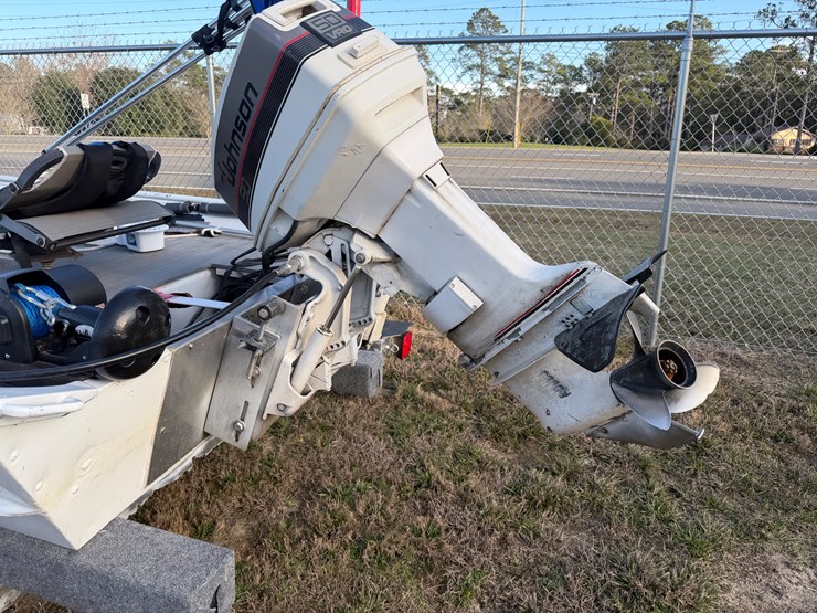 #27-•-#5193-•-12’-welded-aluminum-boat-with-johnson-50vro-motor-and-minn-kota-trolling-motor-on-trailer-image-10