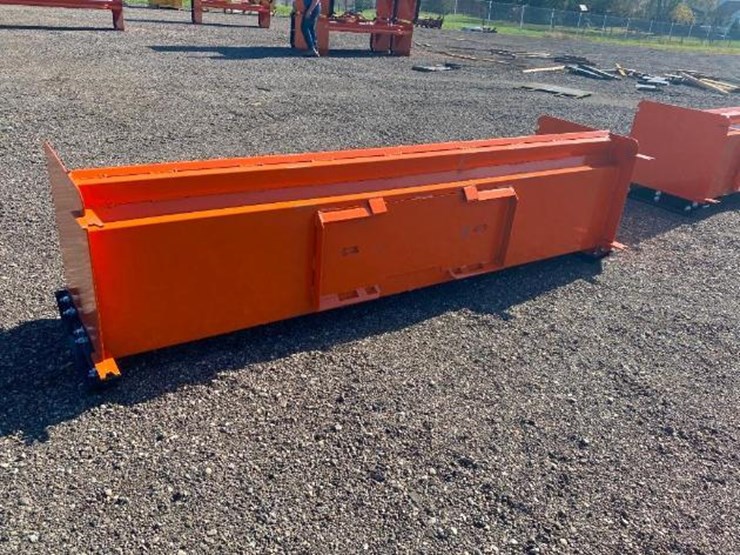 #1380-•-unused-kc-120"in-snow-pusher-with-steel-blades-image-4