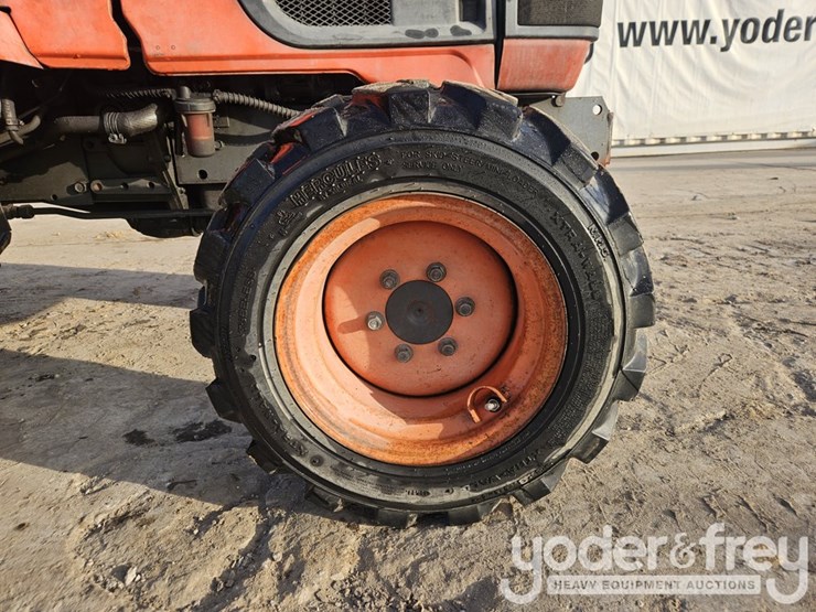 2006-kubota-b7510hsd-image-10