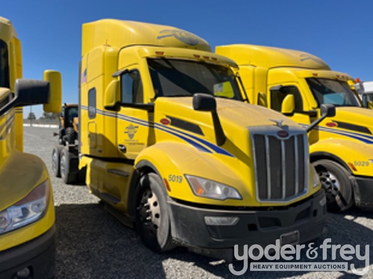 2024-peterbilt-579-image-3