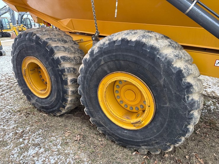 2024-deere-260p-image-16