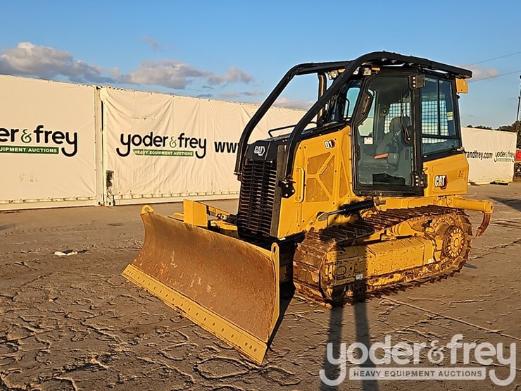 2022-caterpillar-d1-image-1