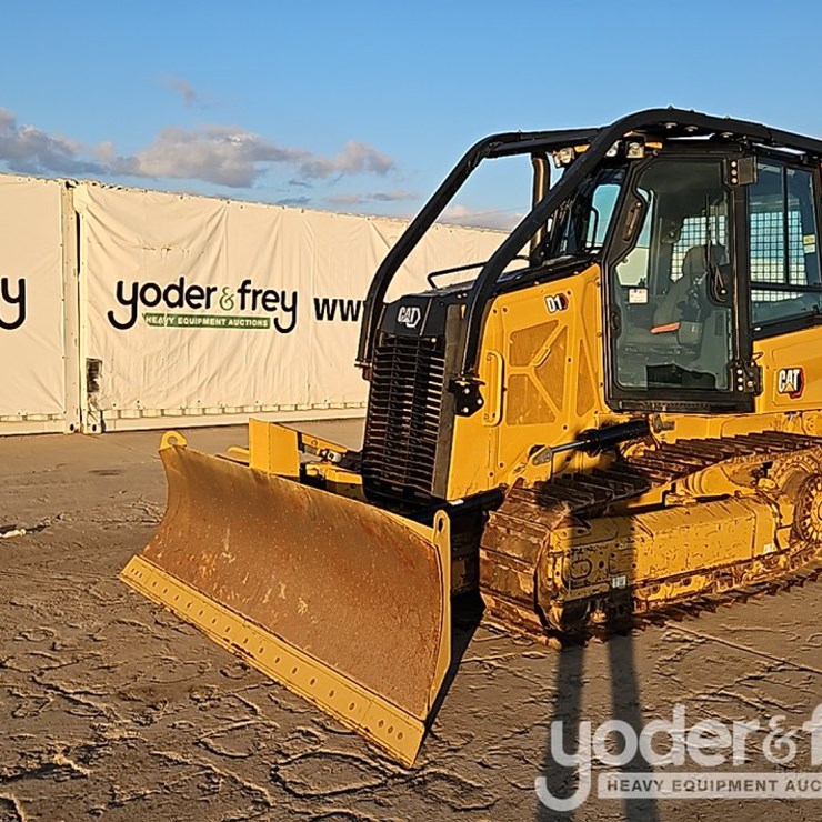 2022 CATERPILLAR D1