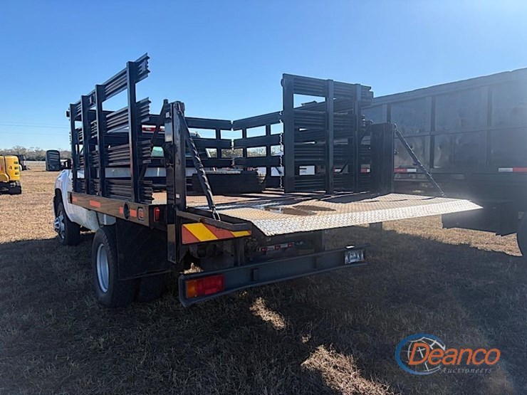 2011-chevrolet-silverado-3500-image-5