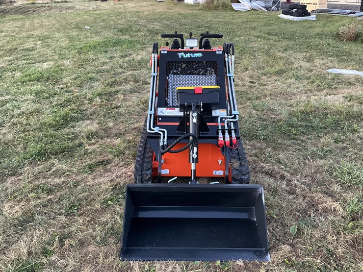 #1002-•-unused-future-ft36c-skid-steer-loader-image-8